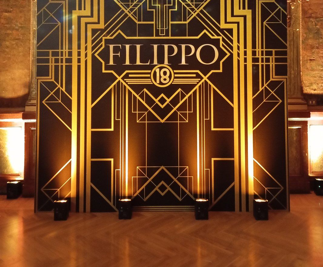 Fondale stampato nero e oro in stile Art Déco